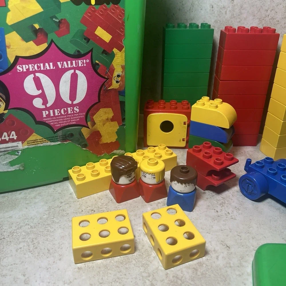 LEGO DUPLO Large Green Bucket‎ #1844 3 People Vintage Door Cars Mixed Collection